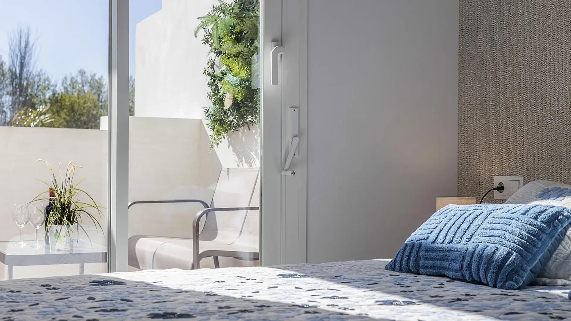 Chic & Bright Costa Ballena Getaway 奇皮奥纳